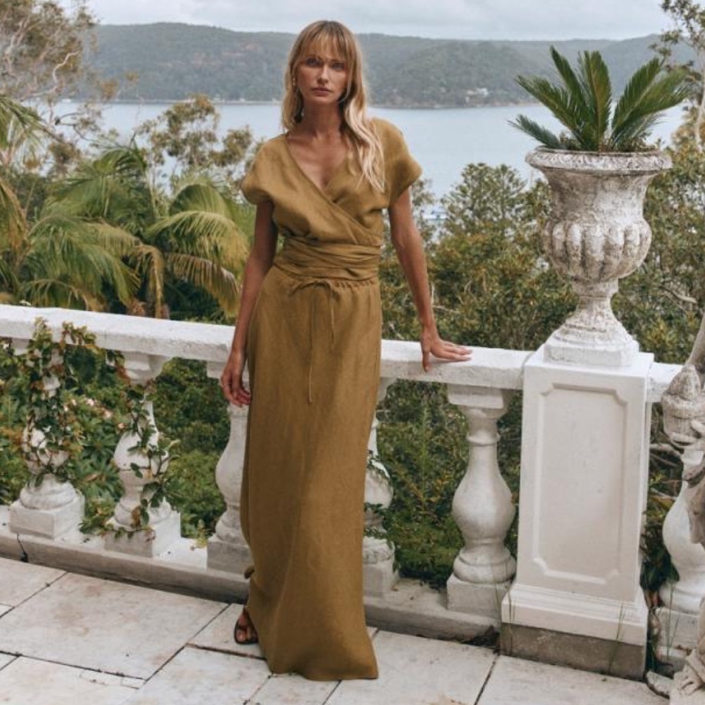 VRG Grl Aki Linen Maxi Skirt NWT Trumpet Maxi Skirt in Olive
